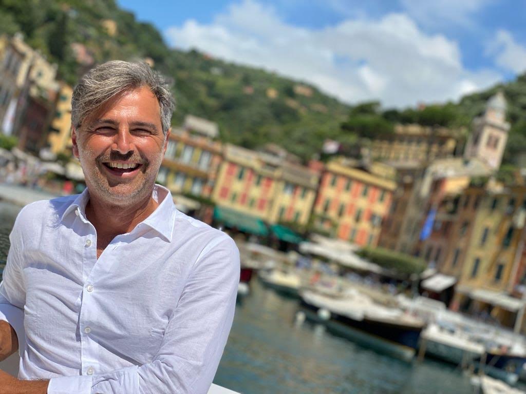 “Azzurro. Storie di mare” torna in Liguria con Beppe Convertini